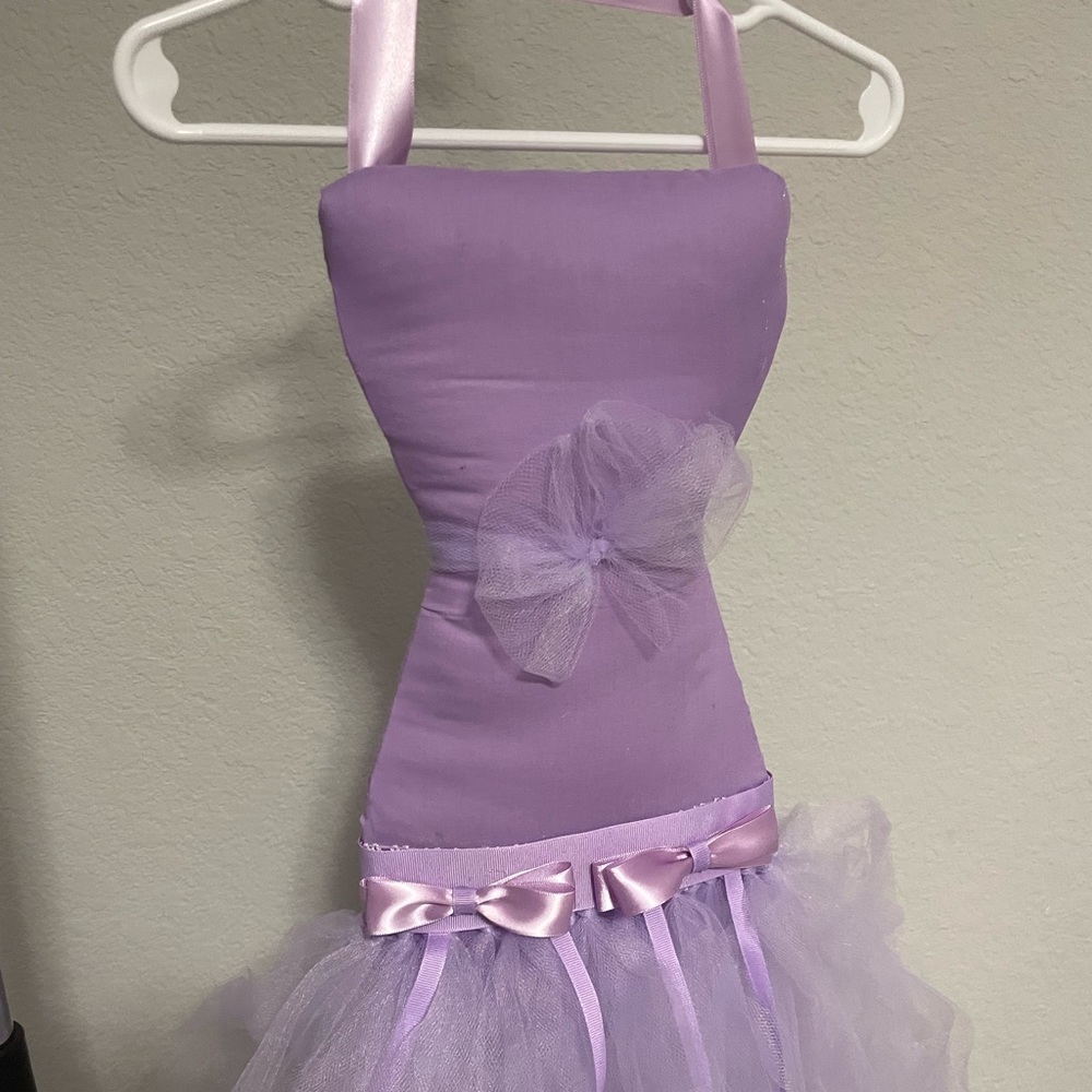 Purple tutu bow holder
